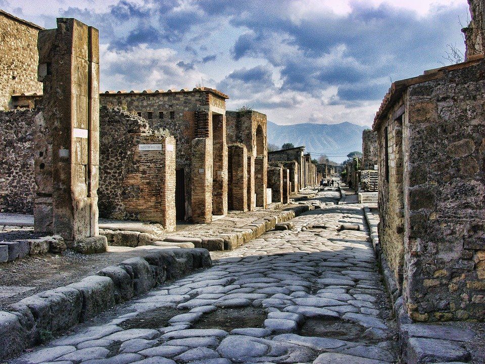 Pompeii Experience (Lunch included)