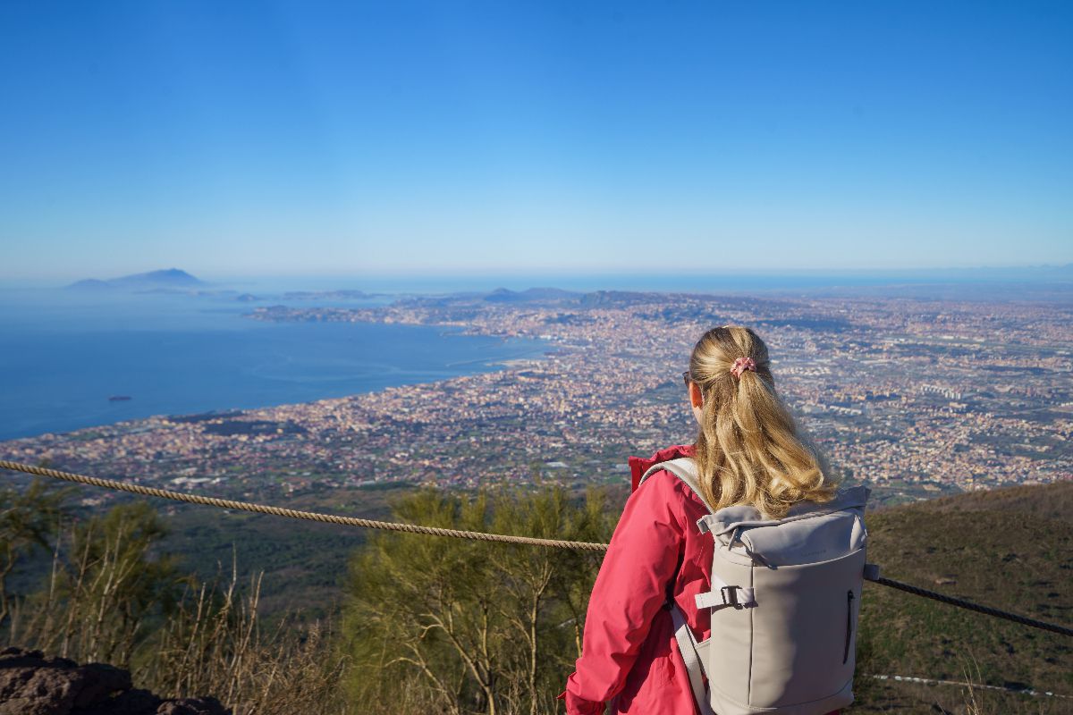 Pompeii & Vesuvius with light lunch