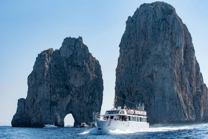 Capri boat tour - Classic (From Massa Lubrense)