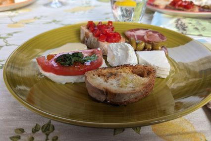 Discover Sorrento - food & walking tour
